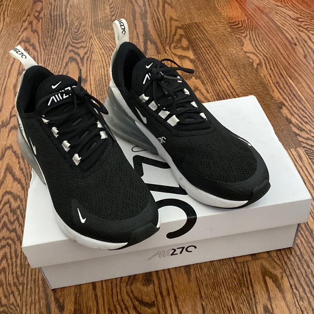 Nike Air Max 270
Black White Pure Platinum (W)